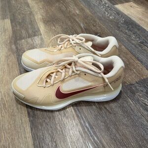 Like new, Nike Vapor Pro sneakers, size 9